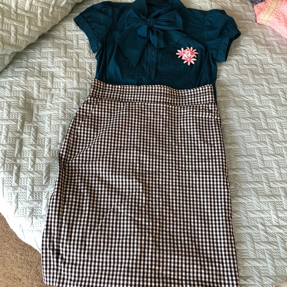 Ann Taylor black gingham pencil skirt.